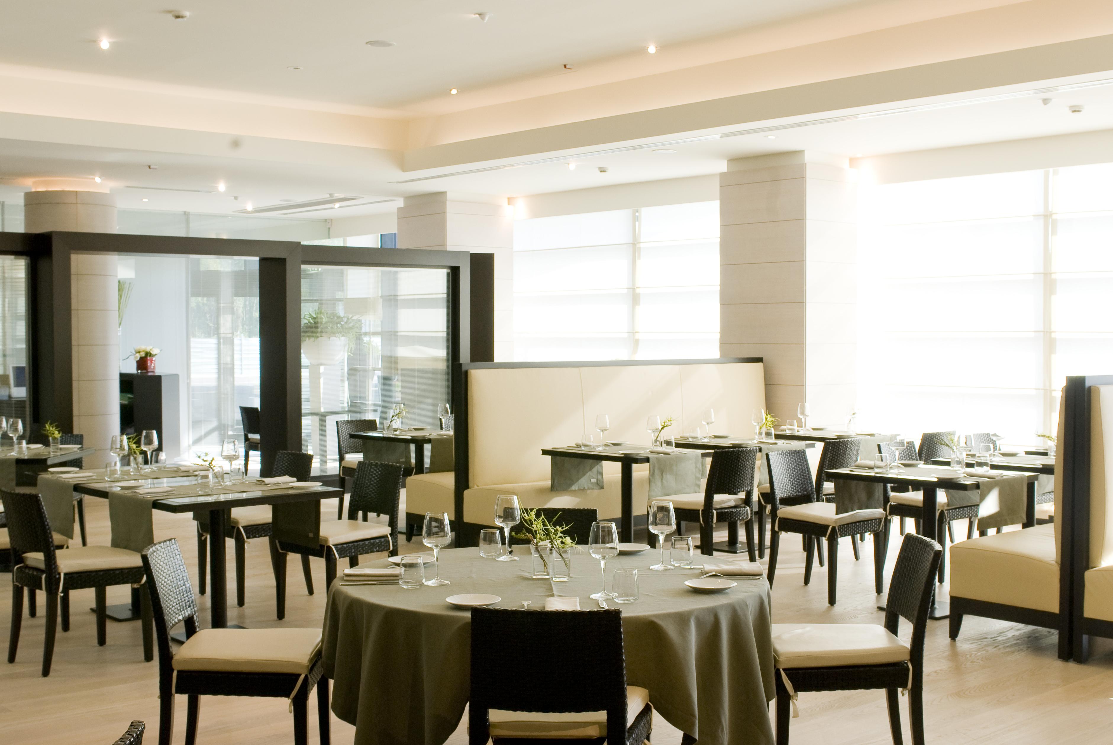 סרונו Starhotels Grand Milan מסעדה תמונה